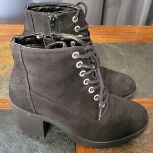 btw Chunky Heel Laced Boots with Side Zipper Closure Women's 7